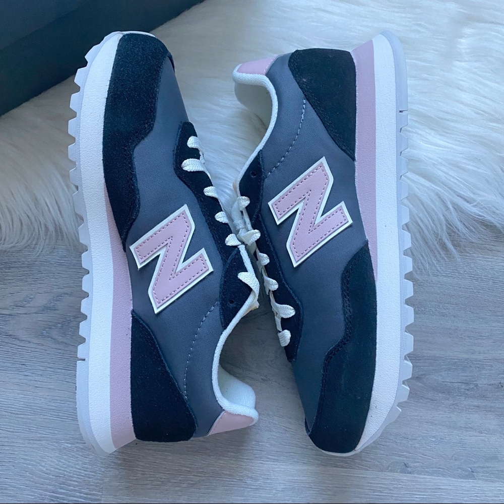 NWT New Balance 527 Women’s Shoes - Picture 5 of 9